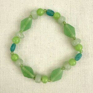 Green Beaded Stretch Bracelet Mixed Beads 7.4 Inch Spring Color Jewelry